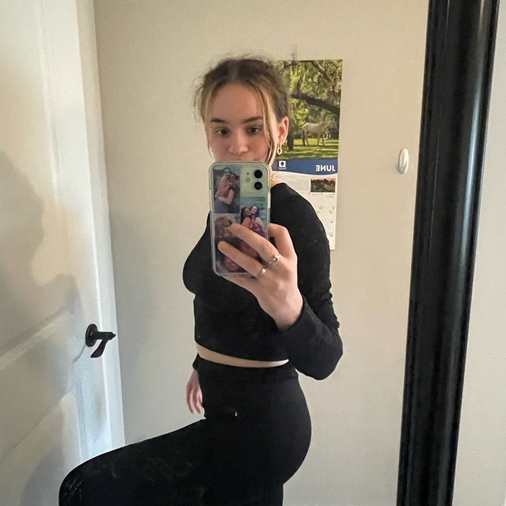 Fabletics Matching set! - Picture 4 of 6